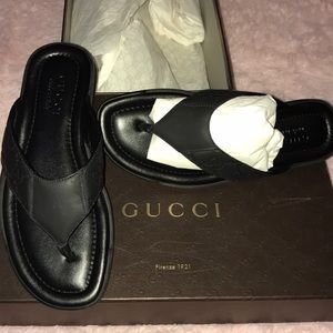 Black Gucci flip flops sandal